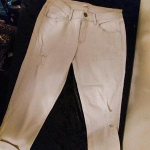 Size 5 Women's Juniors Bongo Distressed off White Capri Pants